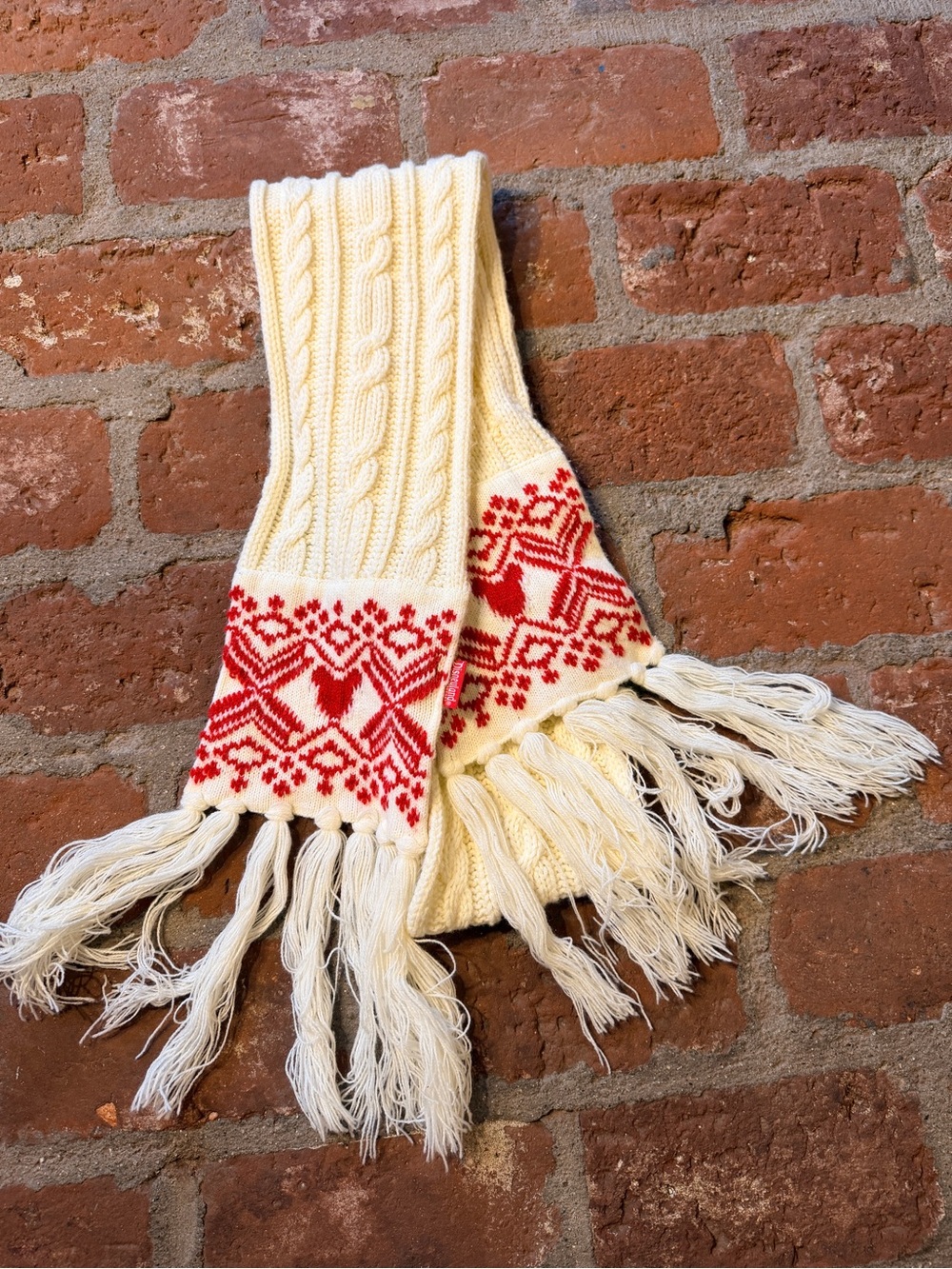 Disneyland Vintage Y2k Fair Isle Scarf Cream Red Mickey Fringe Cable Knit Disney